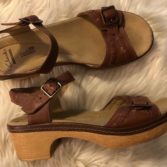 Clarks Shoes - Clarks soft cushion tan clog sandals buckle detail
